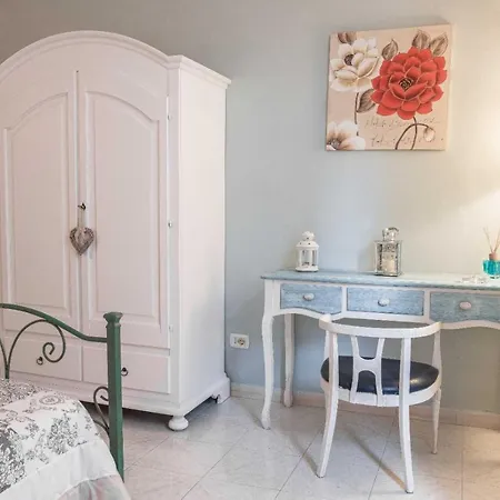 Apartment Little House Camilla Naples